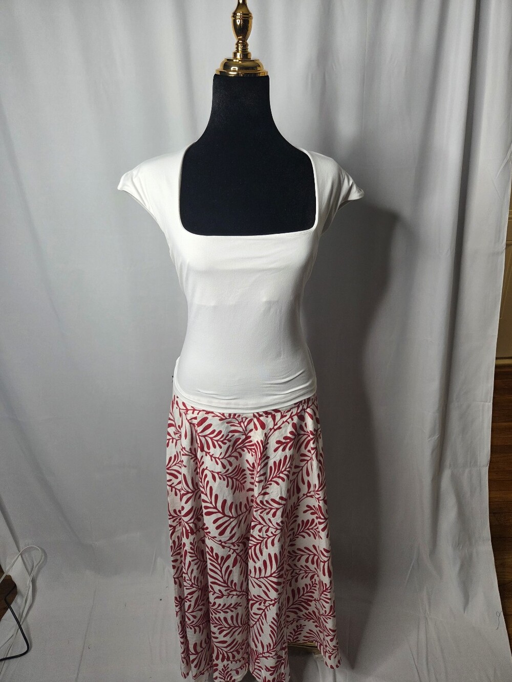 Who What Wear Red Leaf Print Skirt – Size 10 | NWT 🍃
